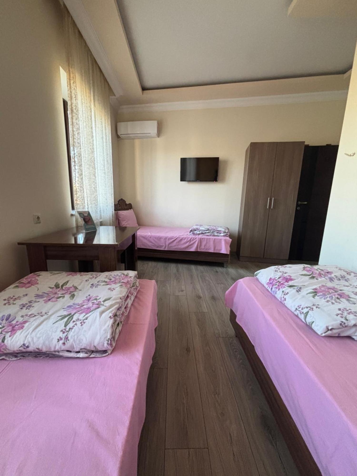 Hotel Amaras Yerevan Exterior photo